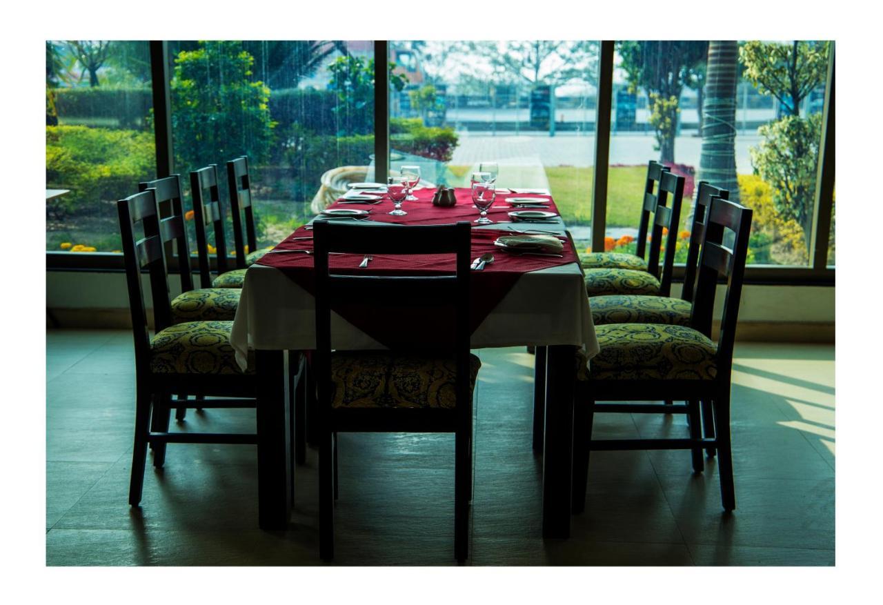 Hotel Akbars Kinara Sialkot Dış mekan fotoğraf