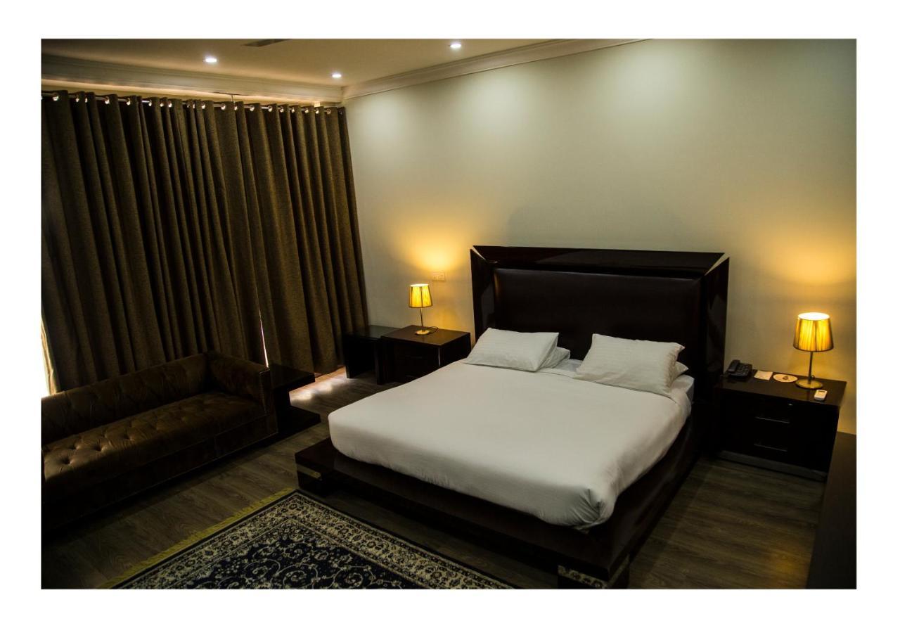 Hotel Akbars Kinara Sialkot Dış mekan fotoğraf