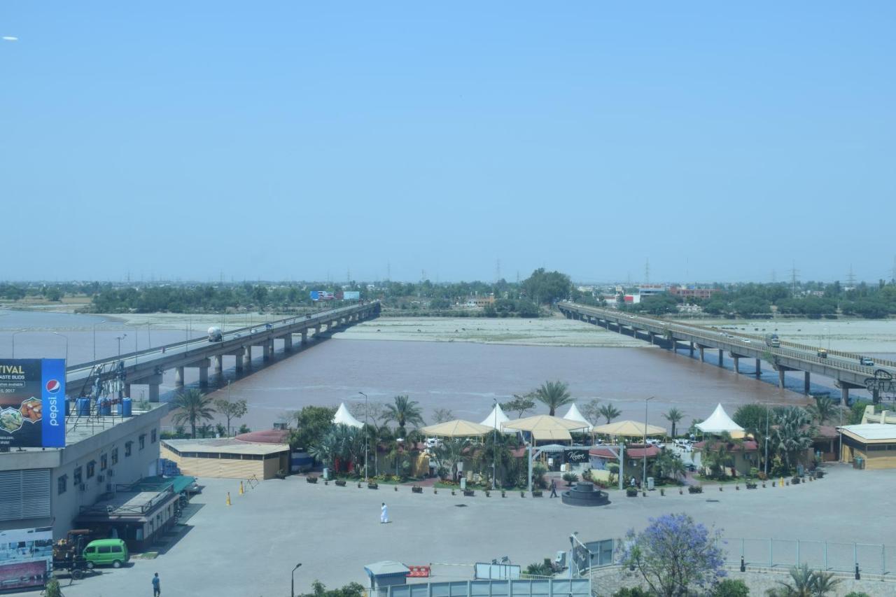Hotel Akbars Kinara Sialkot Dış mekan fotoğraf